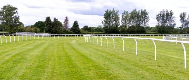 Racecourse Bend from Centre of Track 760px Racecourse Bend from Centre of Track